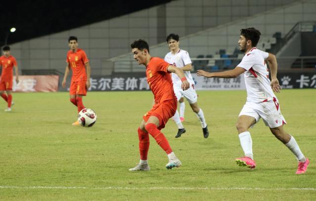 yl7703永利-从失意人到新惊喜 拜合拉木：还得多练练射门+头球