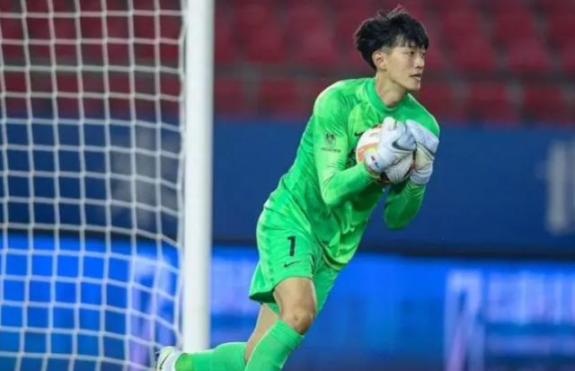 yl7703永利-4神扑+拒点!颜国门再扮定海神针 海港取分全靠他